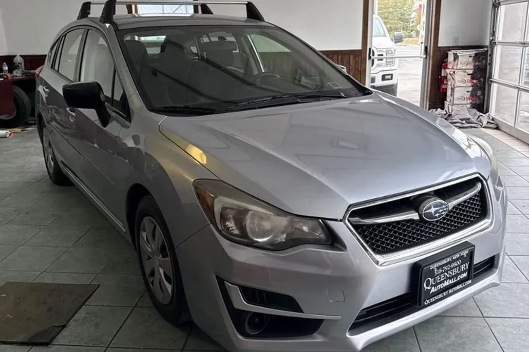2016 Subaru Impreza 2.0i photo 1