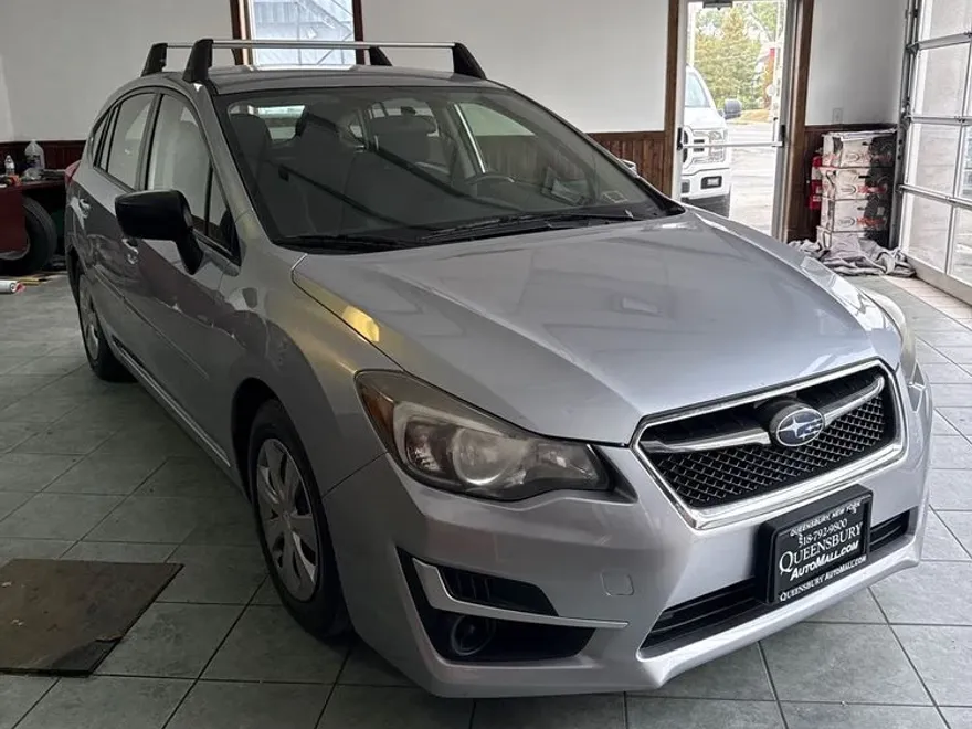 2016 Subaru Impreza 2.0i photo 1