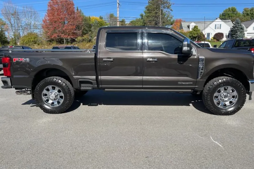 2024 Ford F-350 King Ranch photo 1