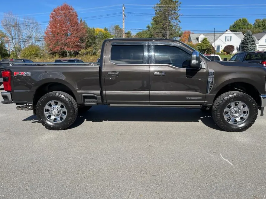 2024 Ford F-350 King Ranch photo 1