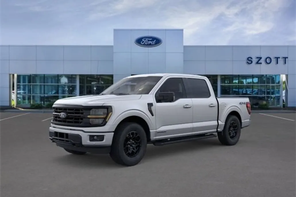 2025 Ford F-150 XLT photo 1