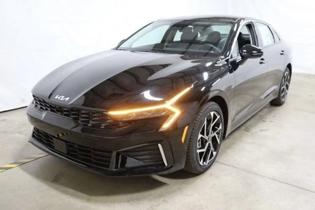 2025 Kia K5 EX photo 1