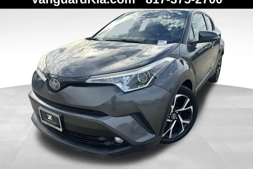 2018 Toyota C-HR XLE photo 1