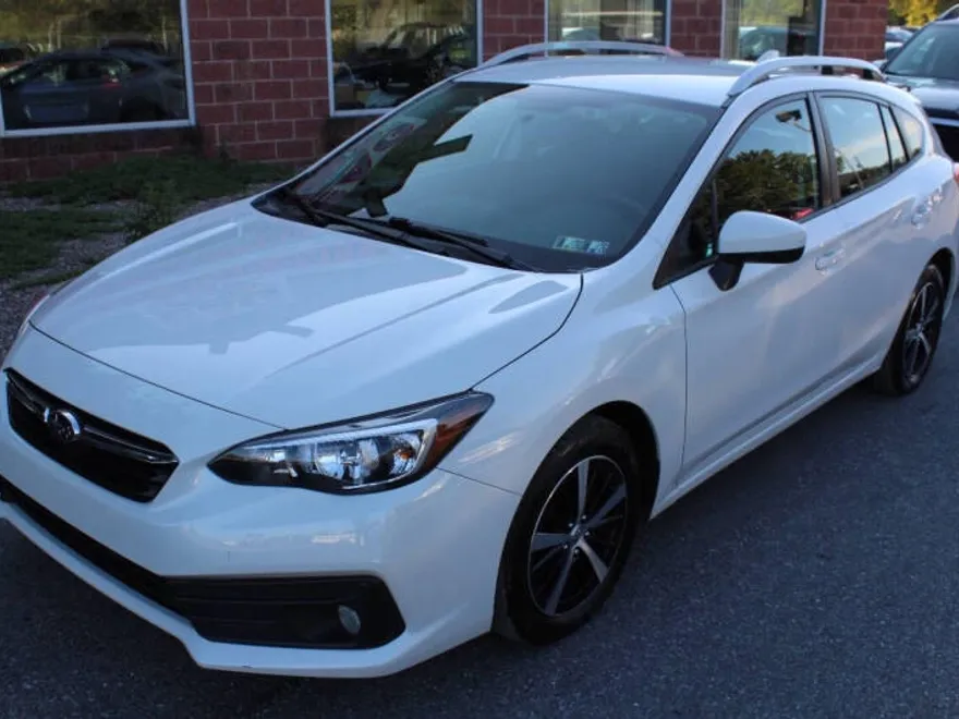2023 Subaru Impreza Premium photo 1