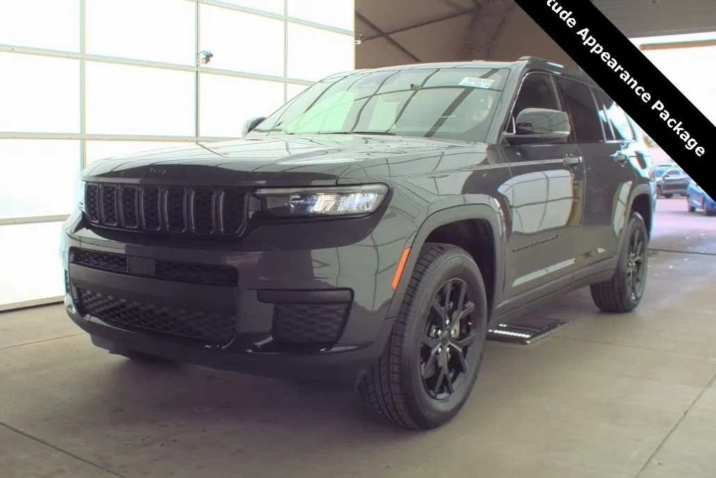 2024 Jeep Grand Cherokee Laredo photo 1