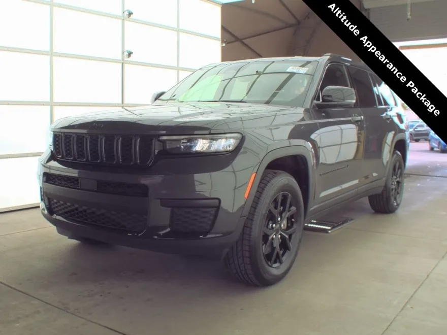2024 Jeep Grand Cherokee Laredo photo 1