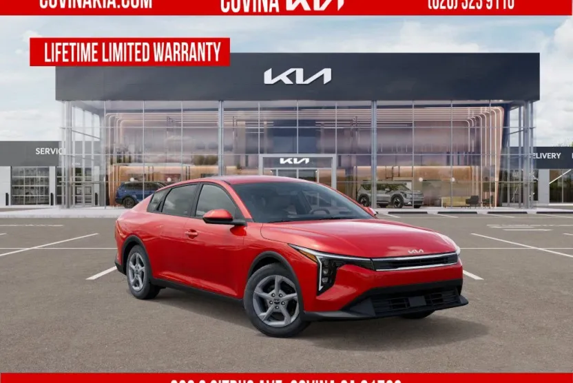 2025 Kia K4 LXS photo 1