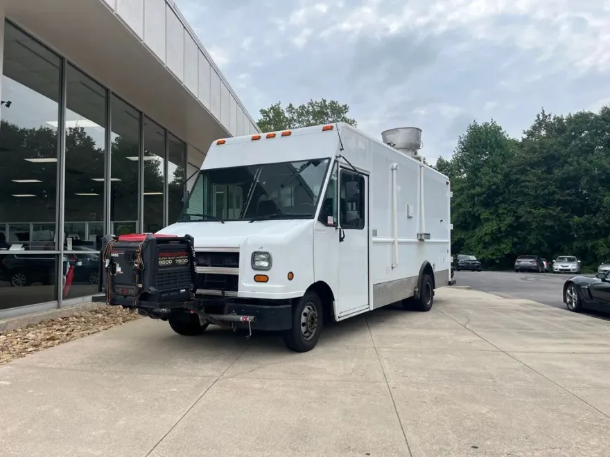 2006 Ford E-350 photo 1