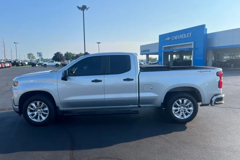 2019 Chevrolet Silverado 1500 Custom photo 1