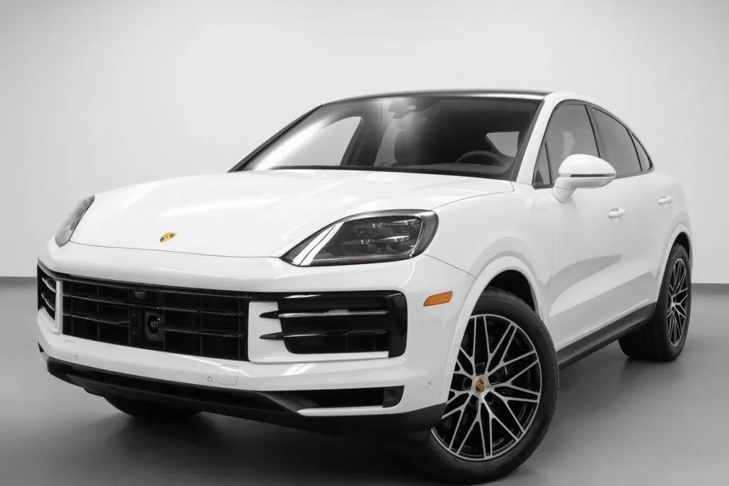 2024 Porsche Cayenne Coupe photo 1