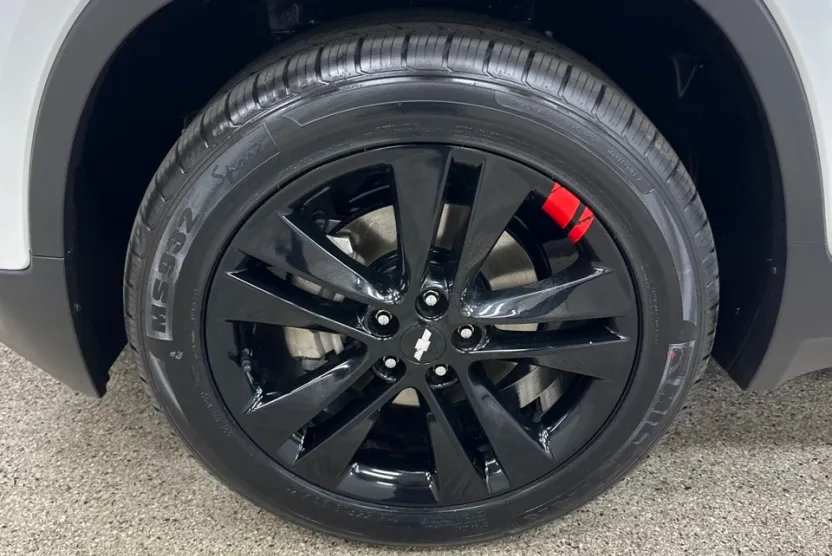 2022 Chevrolet Trax LT photo 1