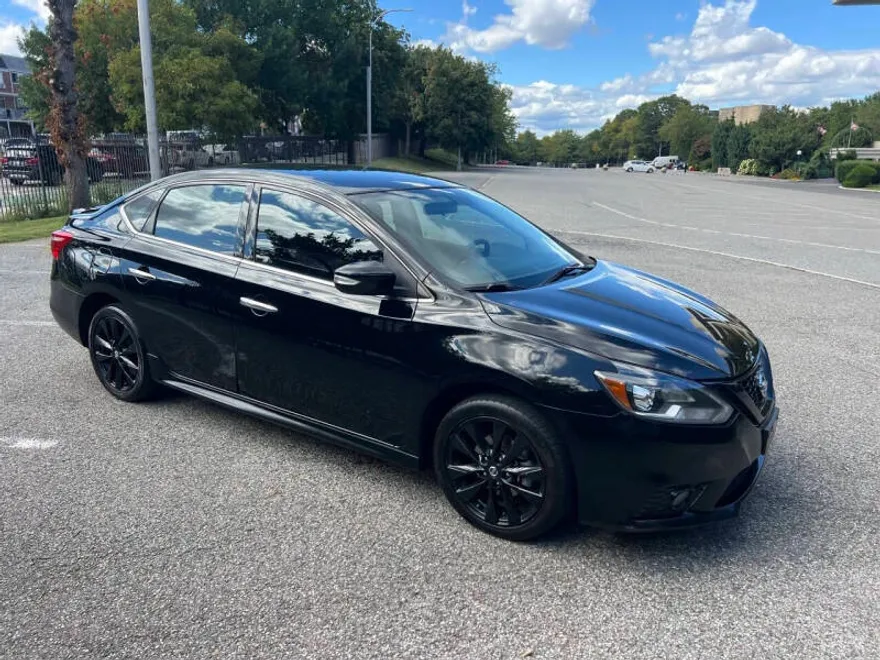 2018 Nissan Sentra SR photo 1