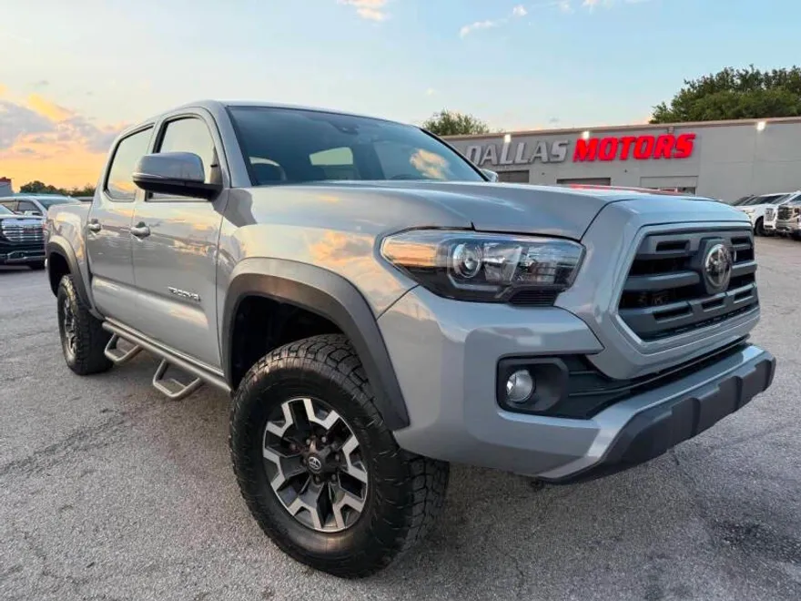 2019 Toyota Tacoma TRD Off-Road photo 1