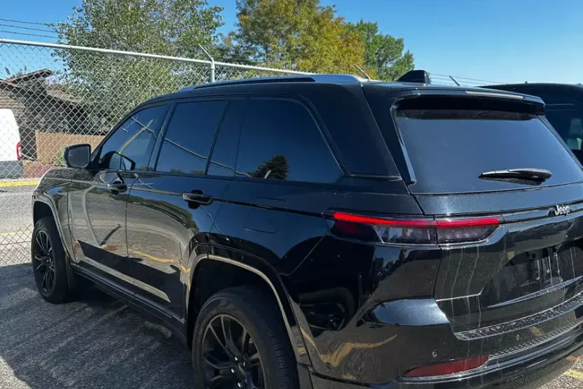 2022 Jeep Grand Cherokee Summit photo 1