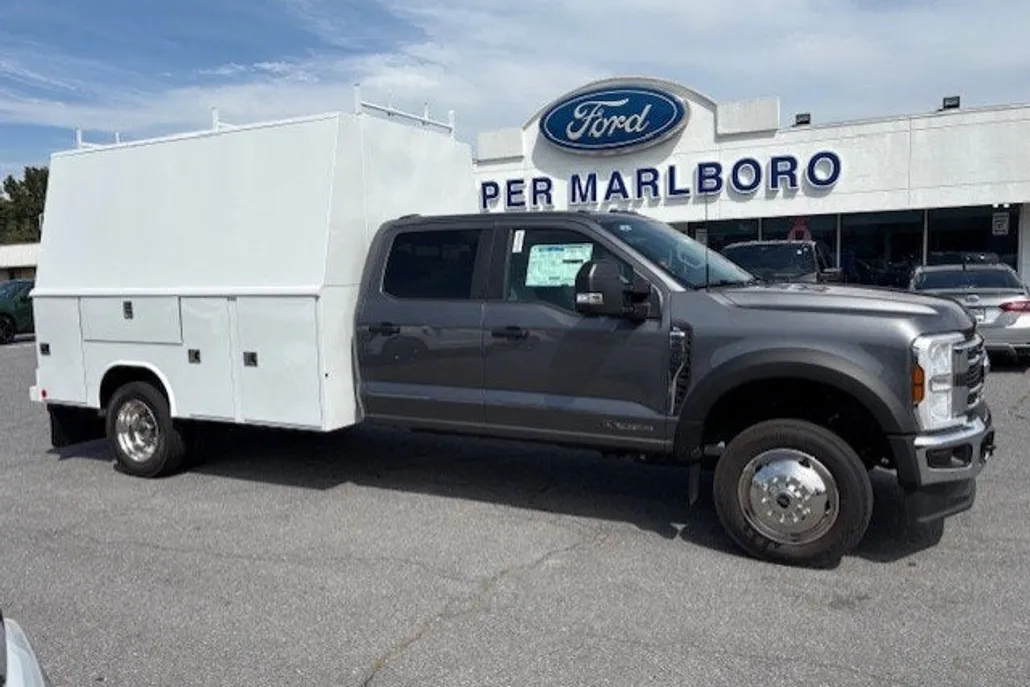 2024 Ford F-450 XL photo 1