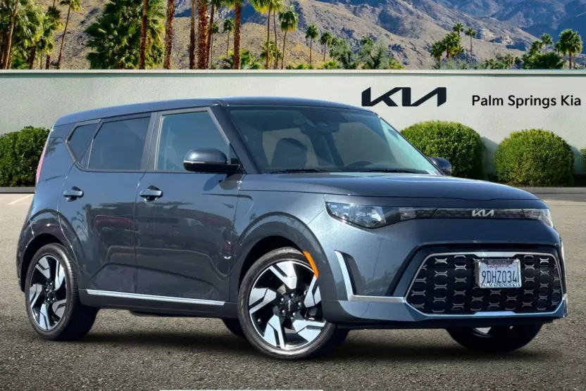 2023 Kia Soul GT-Line photo 1