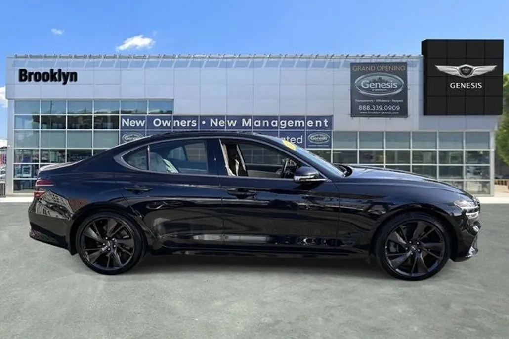 2023 Genesis G70 3.3T Sport photo 1