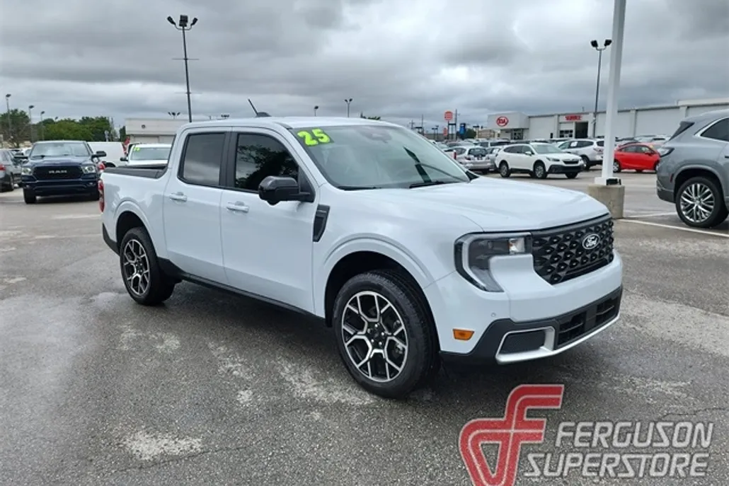 2025 Ford Maverick Lariat photo 1
