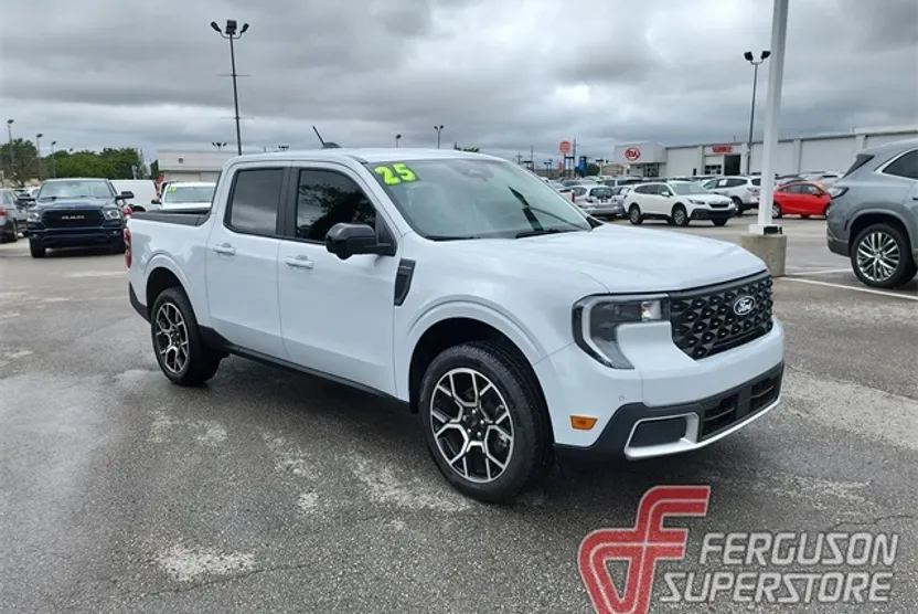 2025 Ford Maverick Lariat photo 1