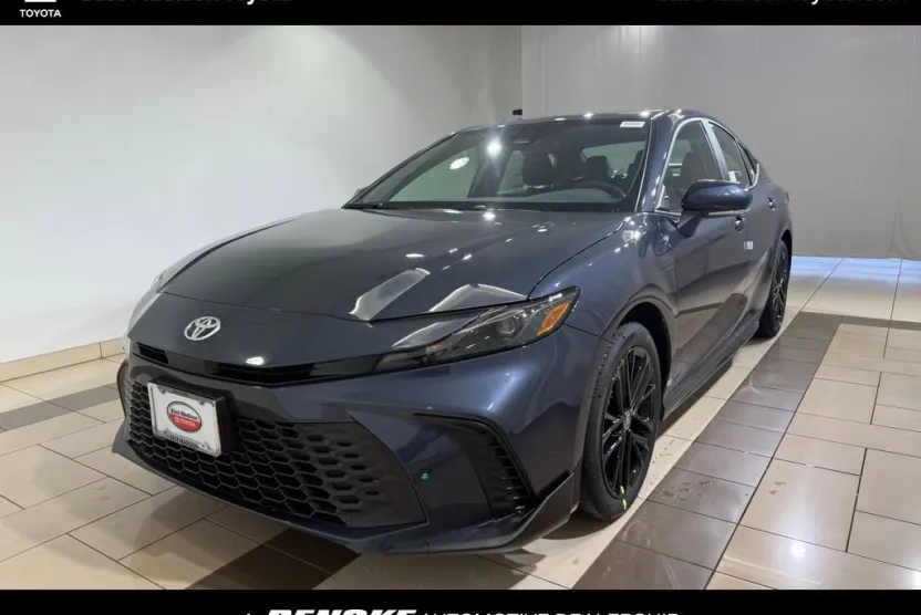 2026 Toyota Camry SE photo 1
