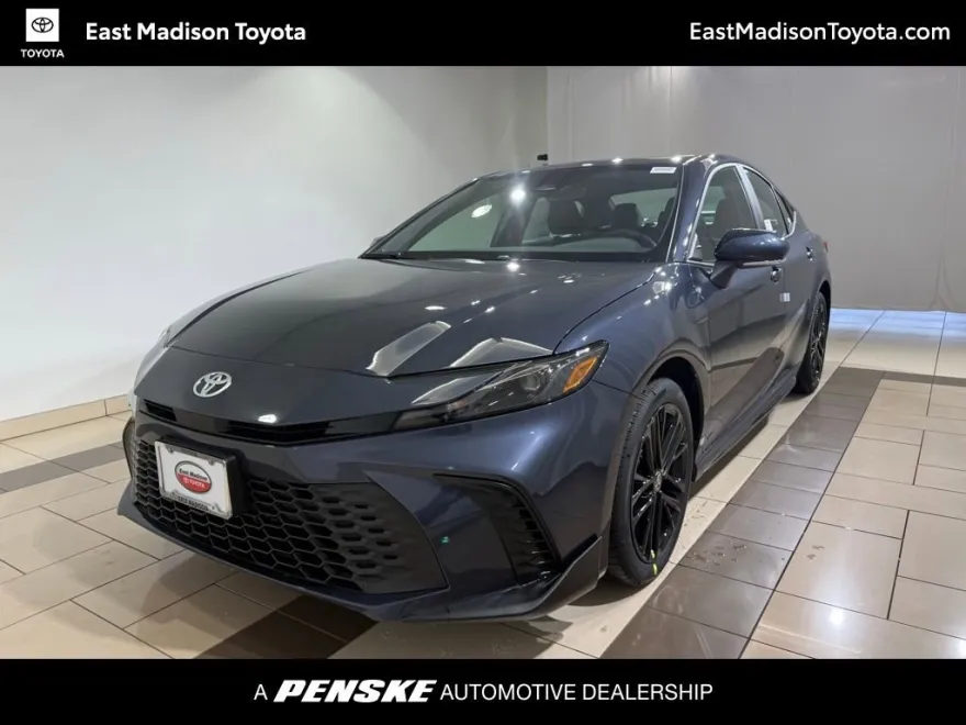 2026 Toyota Camry SE photo 1