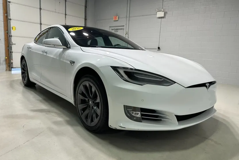 2020 Tesla Model S Long Range Plus photo 1