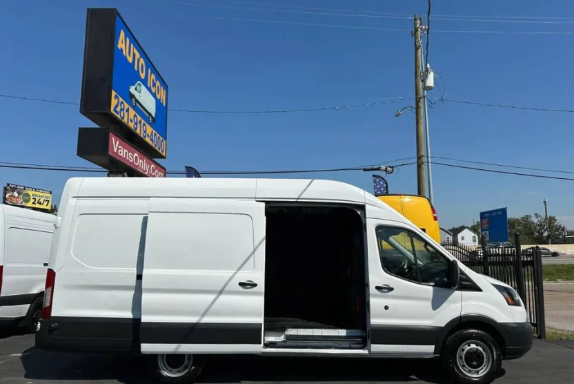 2018 Ford Transit Cargo photo 1