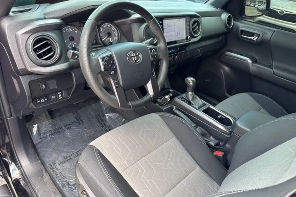 2023 Toyota Tacoma SR V6 photo 1