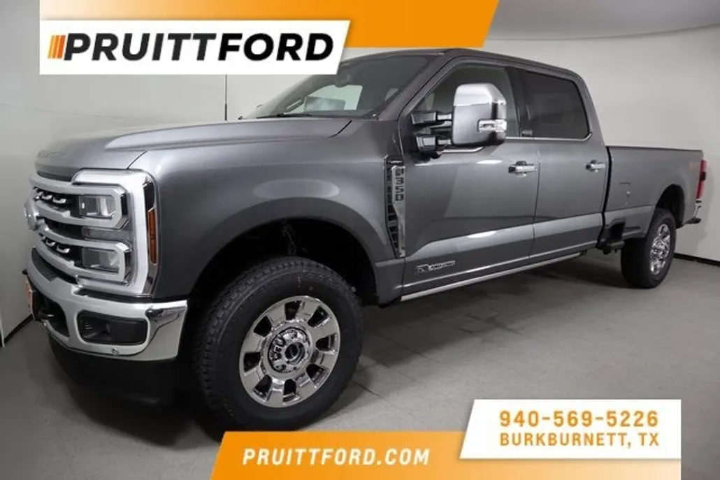 2025 Ford F-350 Lariat photo 1