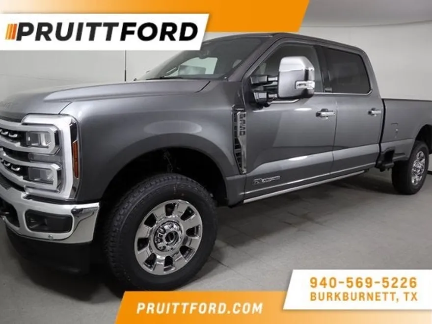 2025 Ford F-350 Lariat photo 1