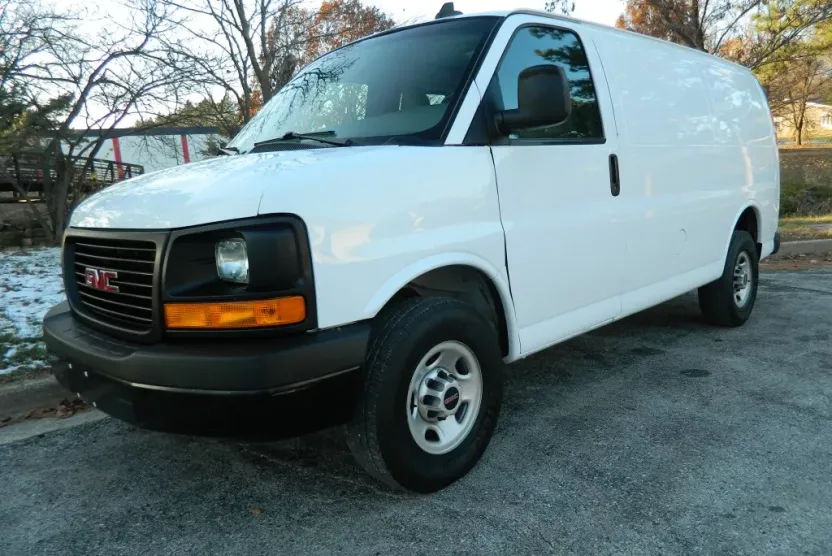 2017 Gmc Savana 2500 photo 1