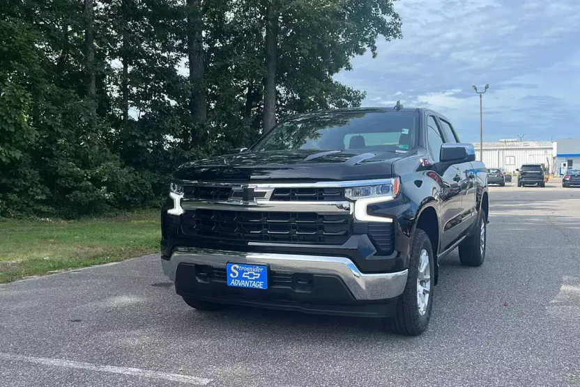 2026 Chevrolet Silverado 1500 LT photo 1