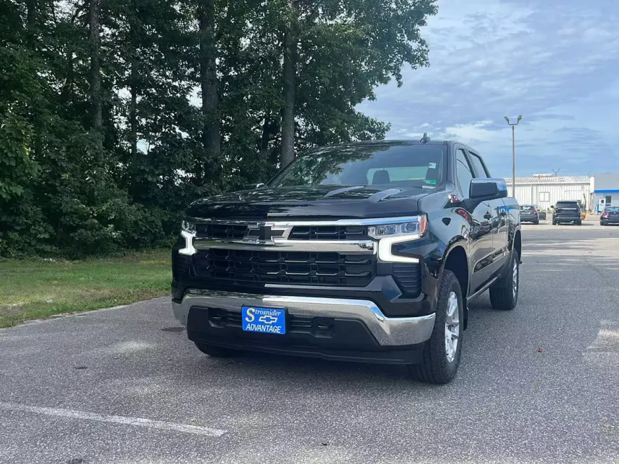 2026 Chevrolet Silverado 1500 LT photo 1