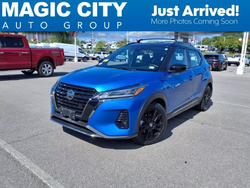 2021 Nissan Kicks SR photo 1