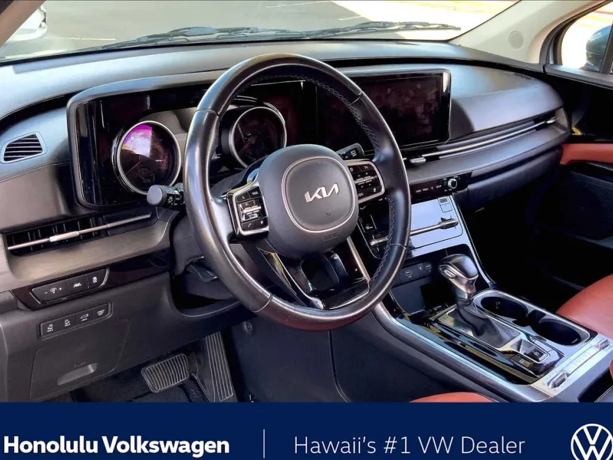 2022 Kia Carnival SX photo 1