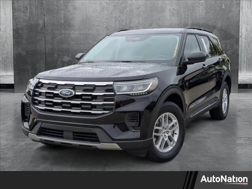 2025 Ford Explorer photo 1