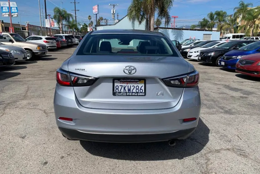 2017 Toyota Yaris iA photo 1