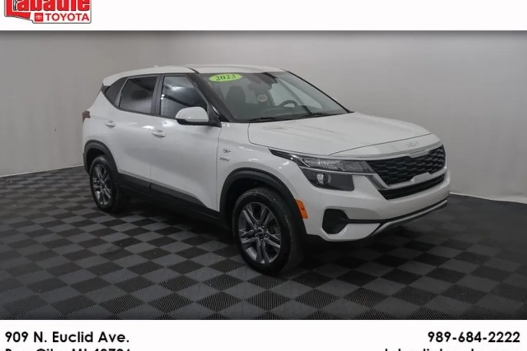 2023 Kia Seltos LX photo 1
