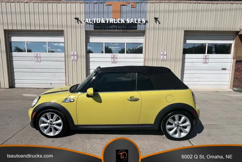 2011 Mini Cooper Convertible S photo 1
