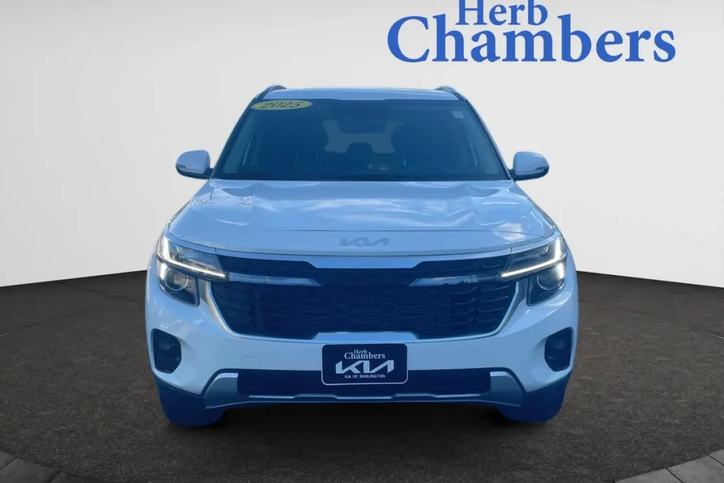 2025 Kia Seltos EX photo 1
