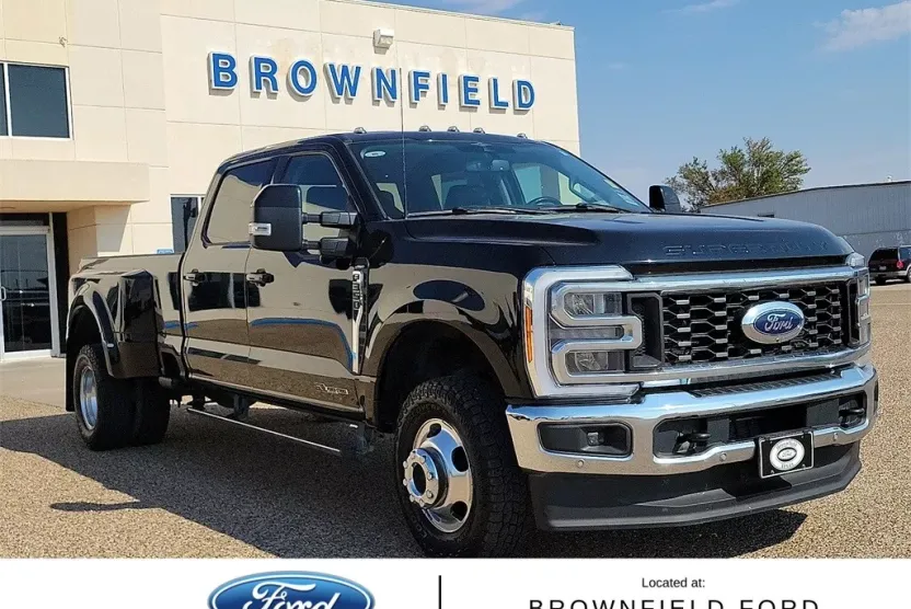 2023 Ford F-350 Lariat photo 1