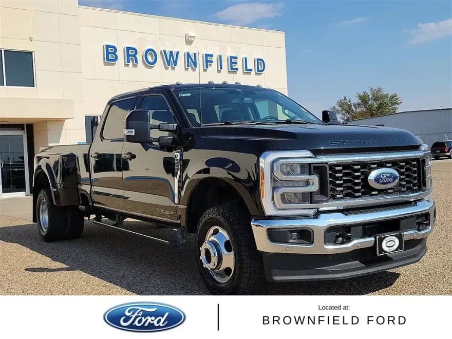 2023 Ford F-350 Lariat photo 1