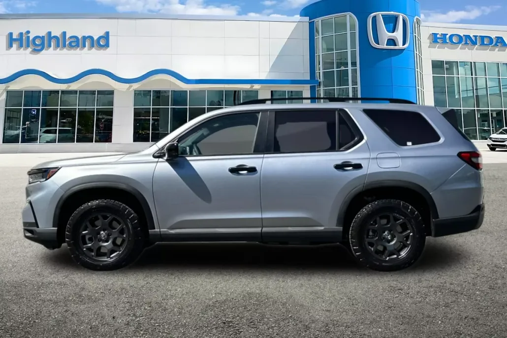 2025 Honda Pilot TrailSport photo 1