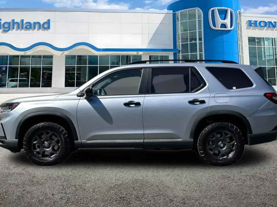 2025 Honda Pilot TrailSport photo 1