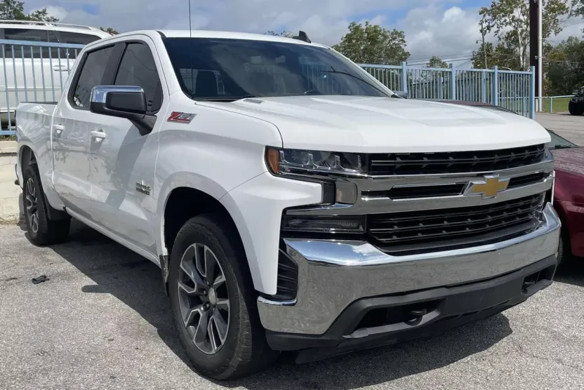 2021 Chevrolet Silverado 1500 LT photo 1
