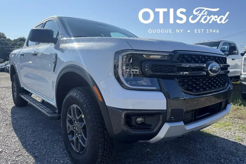 2025 Ford Explorer ST-Line photo 1