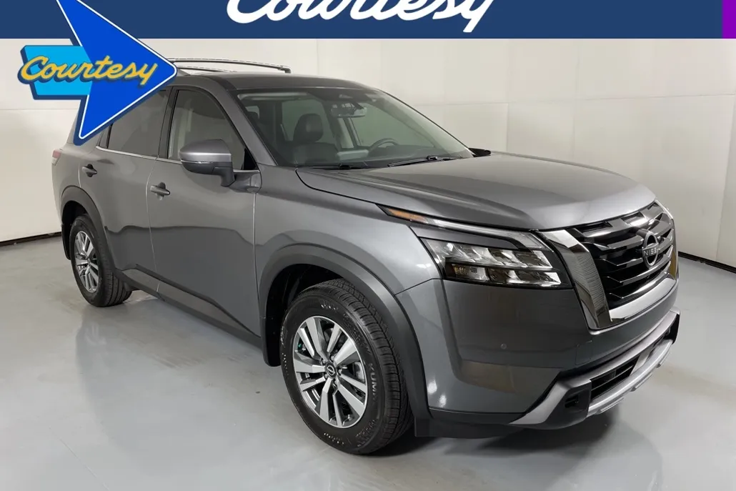 2025 Nissan Pathfinder SL photo 1