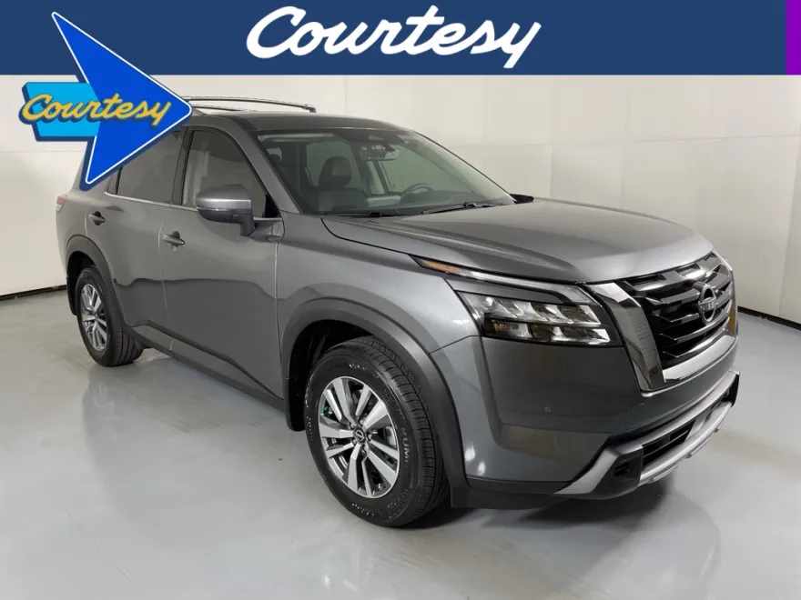 2025 Nissan Pathfinder SL photo 1