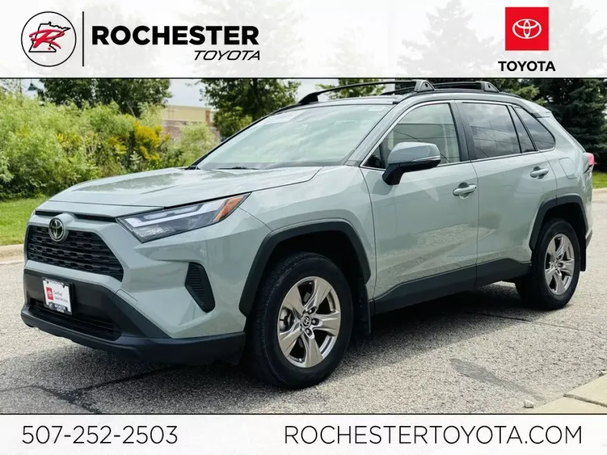 2023 Toyota RAV4 XLE photo 1