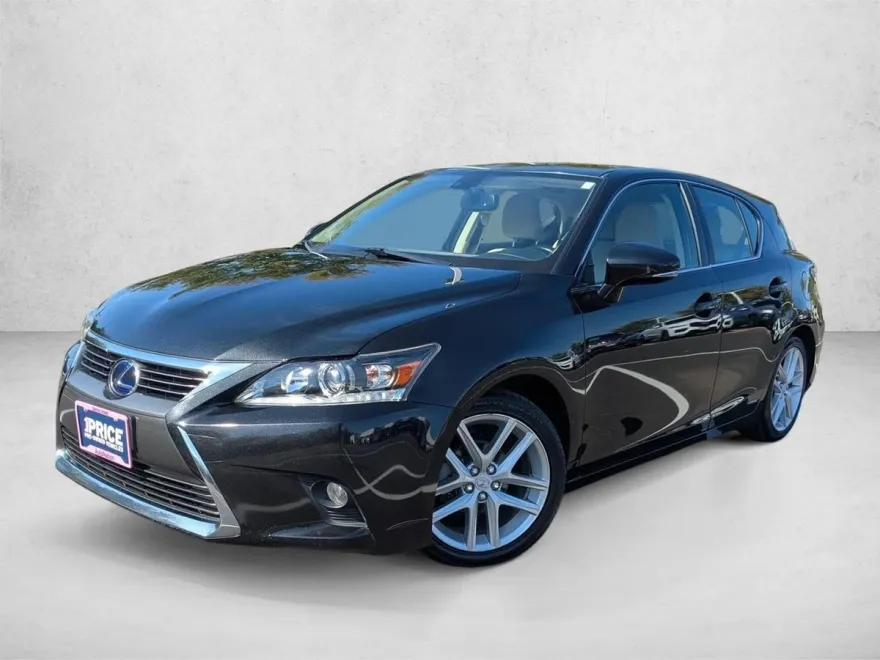 2017 Lexus CT 200h photo 1